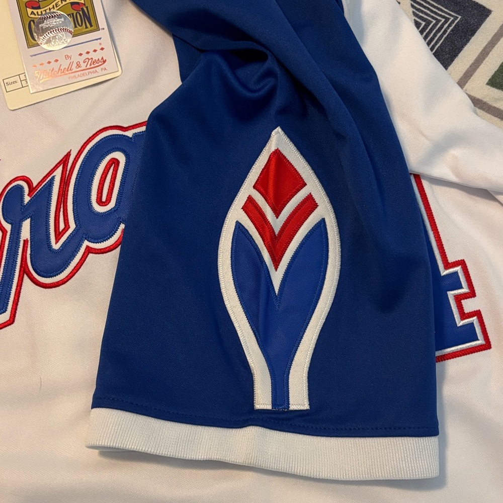 Mitchell & Ness Braves White and Blue Jersey Hank Aaron #44 Throwback - Picture 6 of 10